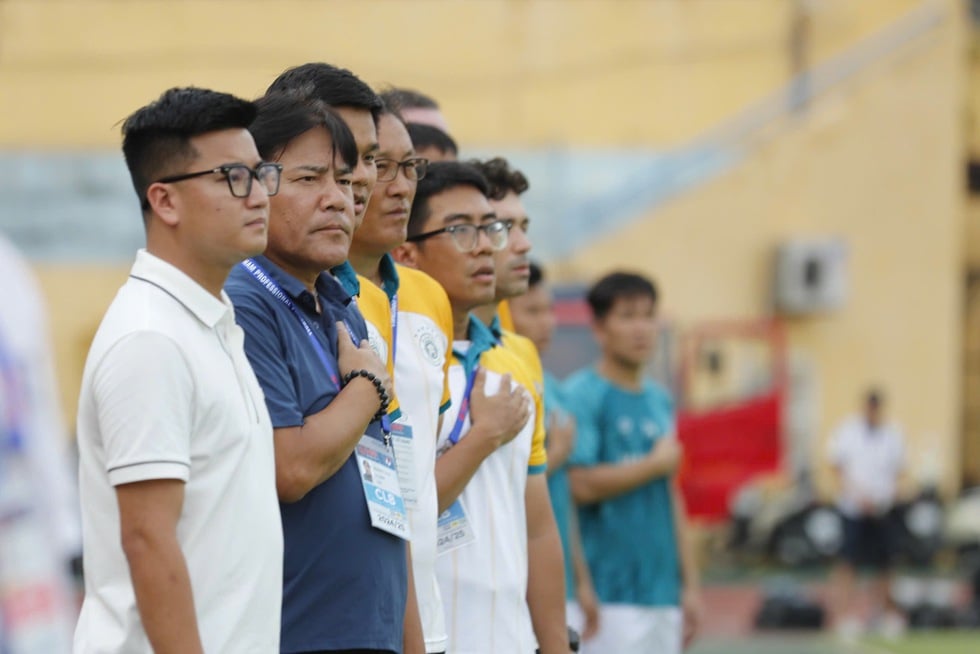 Hà Nội FC gia hạn hợp đồng với HLV Nhật Bản Teguramori: Quyết lấy lại ngôi vương- Ảnh 1.