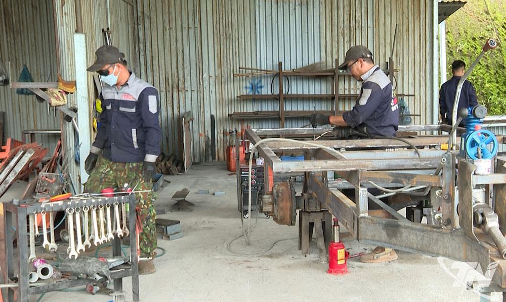 Mô hình HTX sản xuất hiệu quả, tạo việc làm cho lao động địa phương.