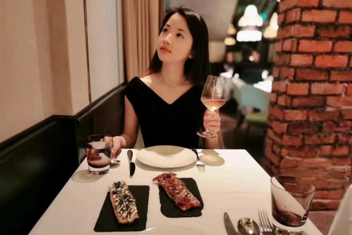 Zhu chia sẻ cuộc sống thường ngày trên nền tảng mạng xã hội Weibo.