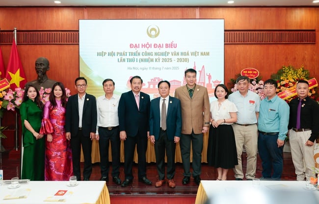 NSND Vương Duy Biên làm Chủ tịch Hiệp hội Phát triển Công nghiệp văn hóa Việt Nam - Ảnh 2.