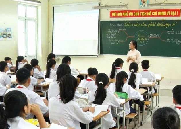 Điều chỉnh nội dung sách giáo khoa phù hợp thực tiễn