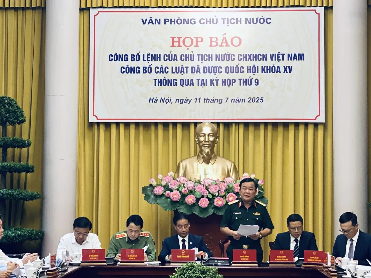 Luật