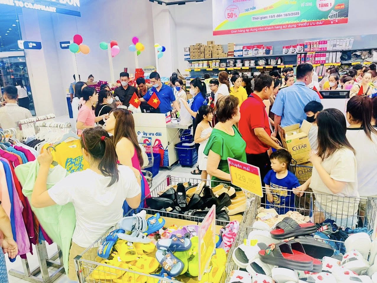 TỌA ĐÀM "NGĂN CHẶN HÀNG GIẢ, HÀNG NHÁI VÀ THÔNG TIN GIẢ GÂY HẠI CHO DOANH NGHIỆP" DO BÁO PHÁP LUẬT TP.HCM TỔ CHỨC NGÀY 10/7