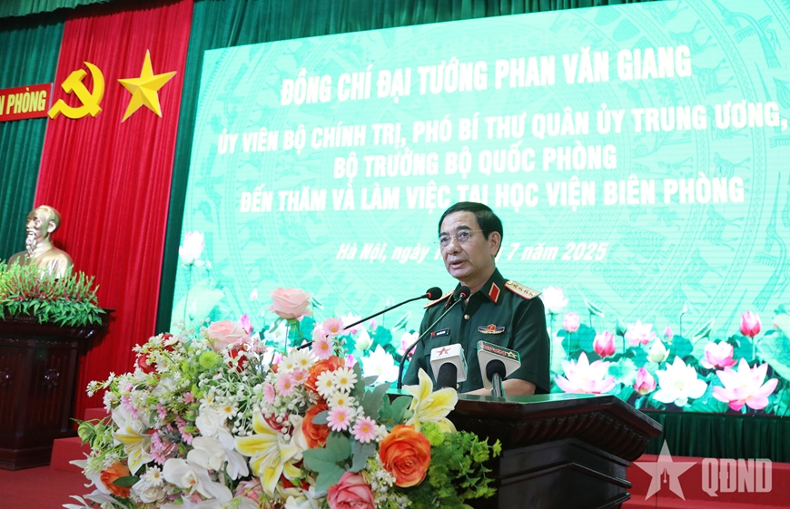 Đại tướng Phan Văn Giang thăm, làm việc tại Học viện Biên phòng