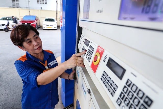 Giá xăng dầu hôm nay 12.7.2025: Bật tăng mạnh- Ảnh 1.