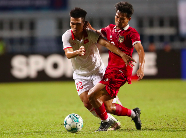 U.23 Indonesia ‘đáng sợ’: Không loại tiền đạo nhập tịch gốc Hà Lan, chờ phá lưới U.23 Việt Nam
- Ảnh 2.