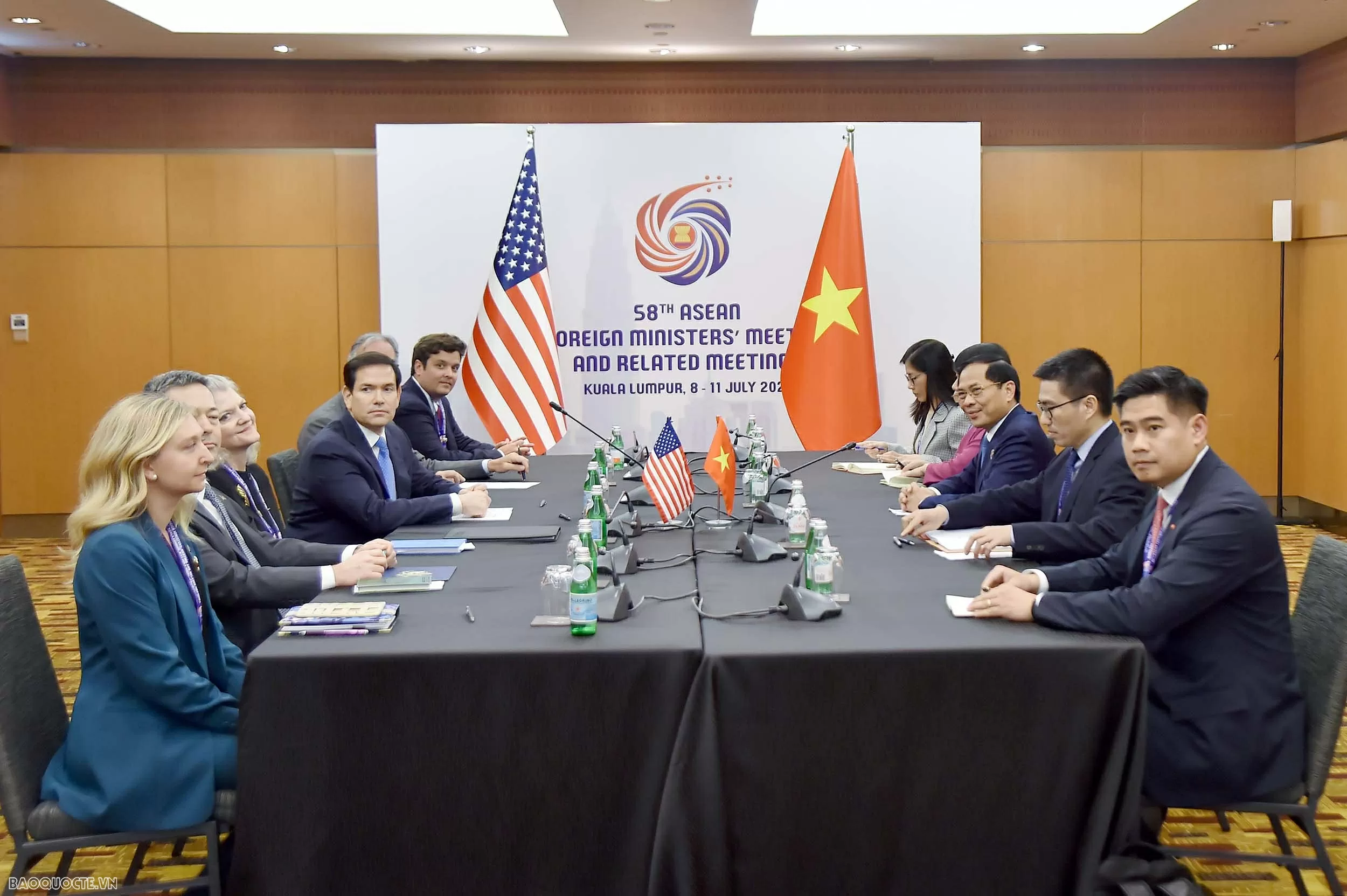 Phó Thủ tướng, Bộ trưởng Ngoại giao Bùi Thanh Sơn gặp Ngoại trưởng Hoa Kỳ Marco Rubio