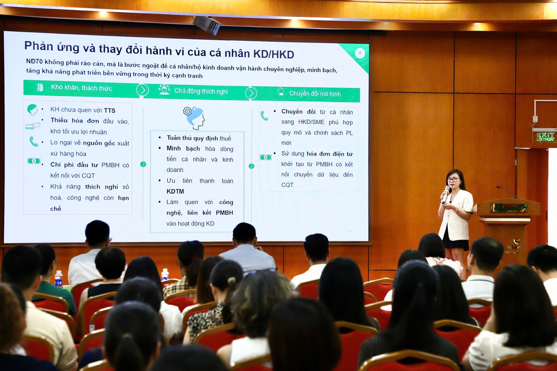 Vietcombank Hải Dương phối hợp Thuế cơ sở 9 Hải Phòng truyền thông về hóa đơn, chứng từ
