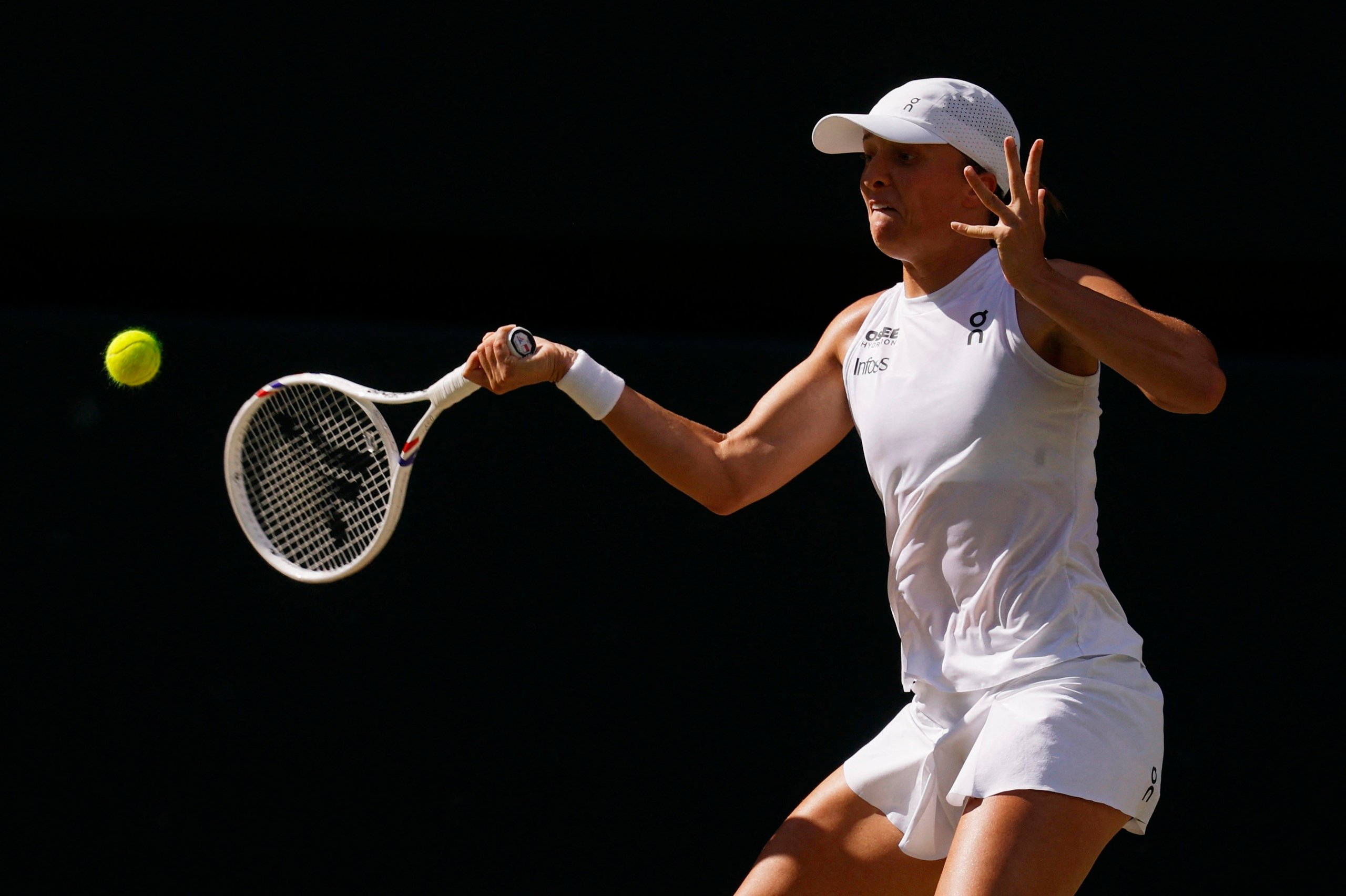 Iga Swiatek đăng quang Wimbledon 2025: Bản lĩnh cứng thắng tâm lý yếu - Ảnh 2.
