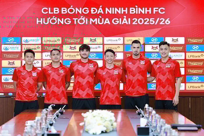 Sôi động thị trường chuyển nhượng V.League -0