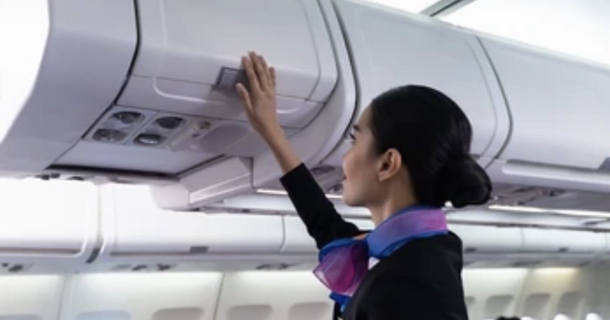 Expert: Don't wear these types of shoes on planes!
