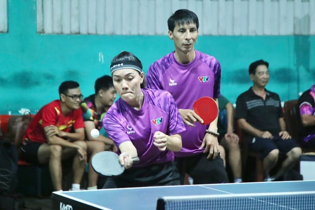 Sôi nổi giải bóng bàn Cúp Cơ quan đại diện Cục Truyền thông CAND tại TP.HCM- Ảnh 1.