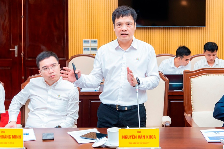 ong-nguyen-van-khoa-tong-giam-doc-tap-doan-fpt-nhan-manh-cam-ket-dong-hanh-cung-tinh-trong-trien-khai-bo-tu-chien-luoc-va-ke-hoach-02-kh-bcdtw.jpg