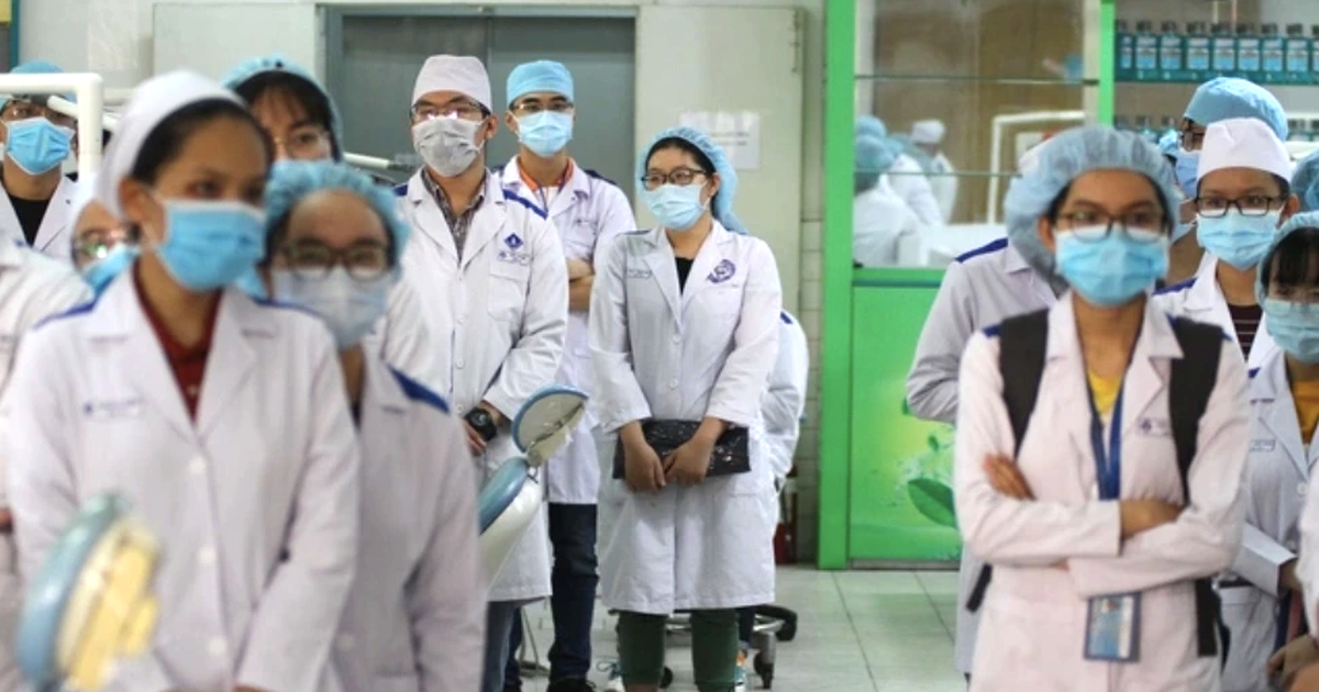 의학 분야의 수업료가 가장 높아 2025-2026학년도에는 약 8억 1,600만 VND에 달합니다.