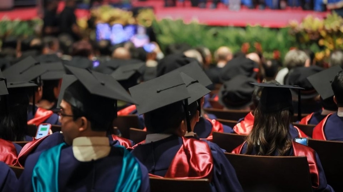 Students race to get into prestigious clubs as a springboard for the future
