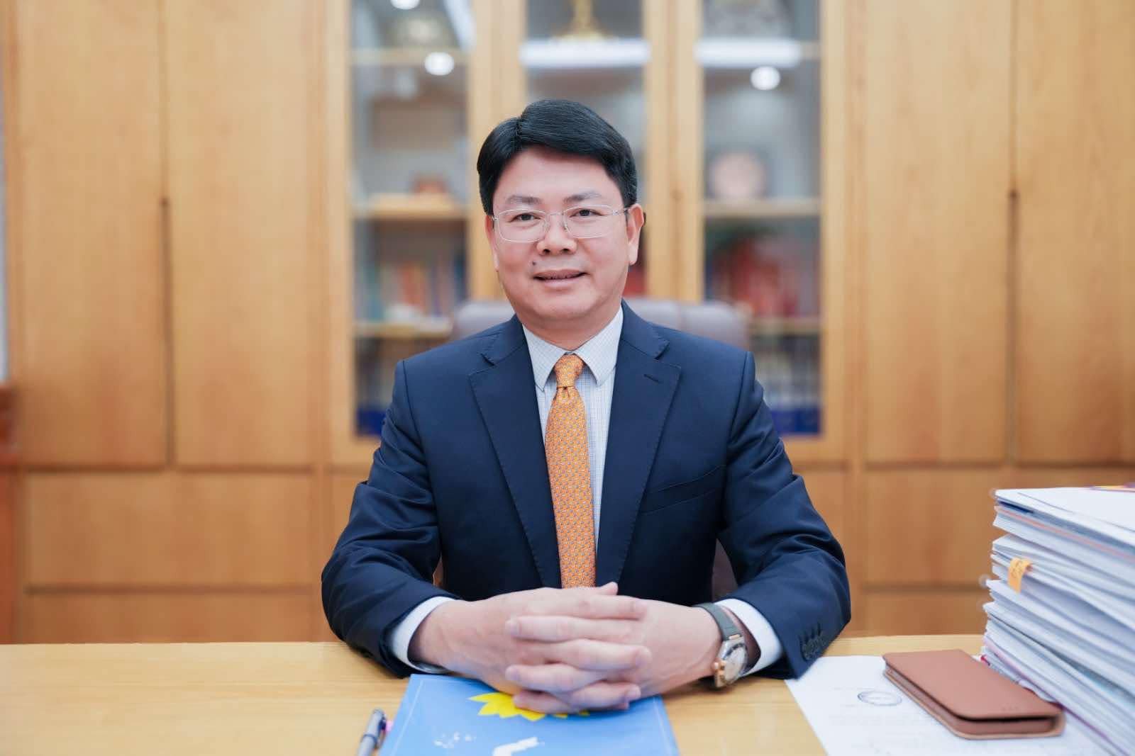 School Principal Nguyen Thanh Tinh.jpg