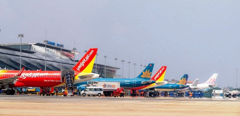 Máy bay của các hãng hàng không Việt Nam tại Cảng Hàng không quốc tế Nội Bài. (Ảnh: PV/Vietnam+)