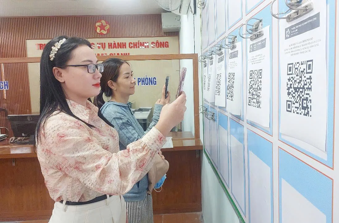 Tiếp nhận, giải quyết thủ tục hành chính cho người dân: Đổi thay từ nhận thức đến hành động