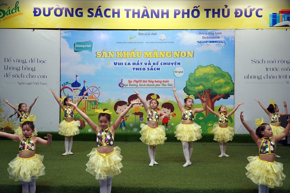 Sân chơi hè rộn ràng sắc màu nghệ thuật dành cho thiếu nhi - ảnh 1