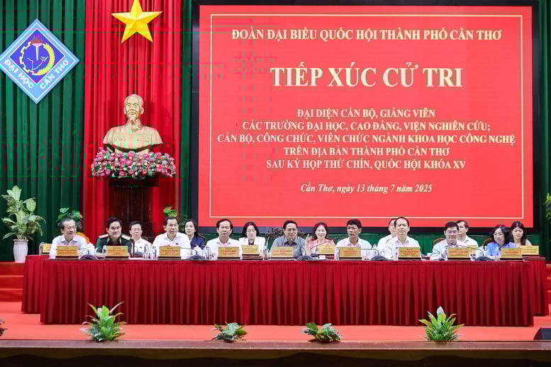 Thủ tướng Phạm Minh Chính tiếp xúc cử tri Cần Thơ- Ảnh 3.