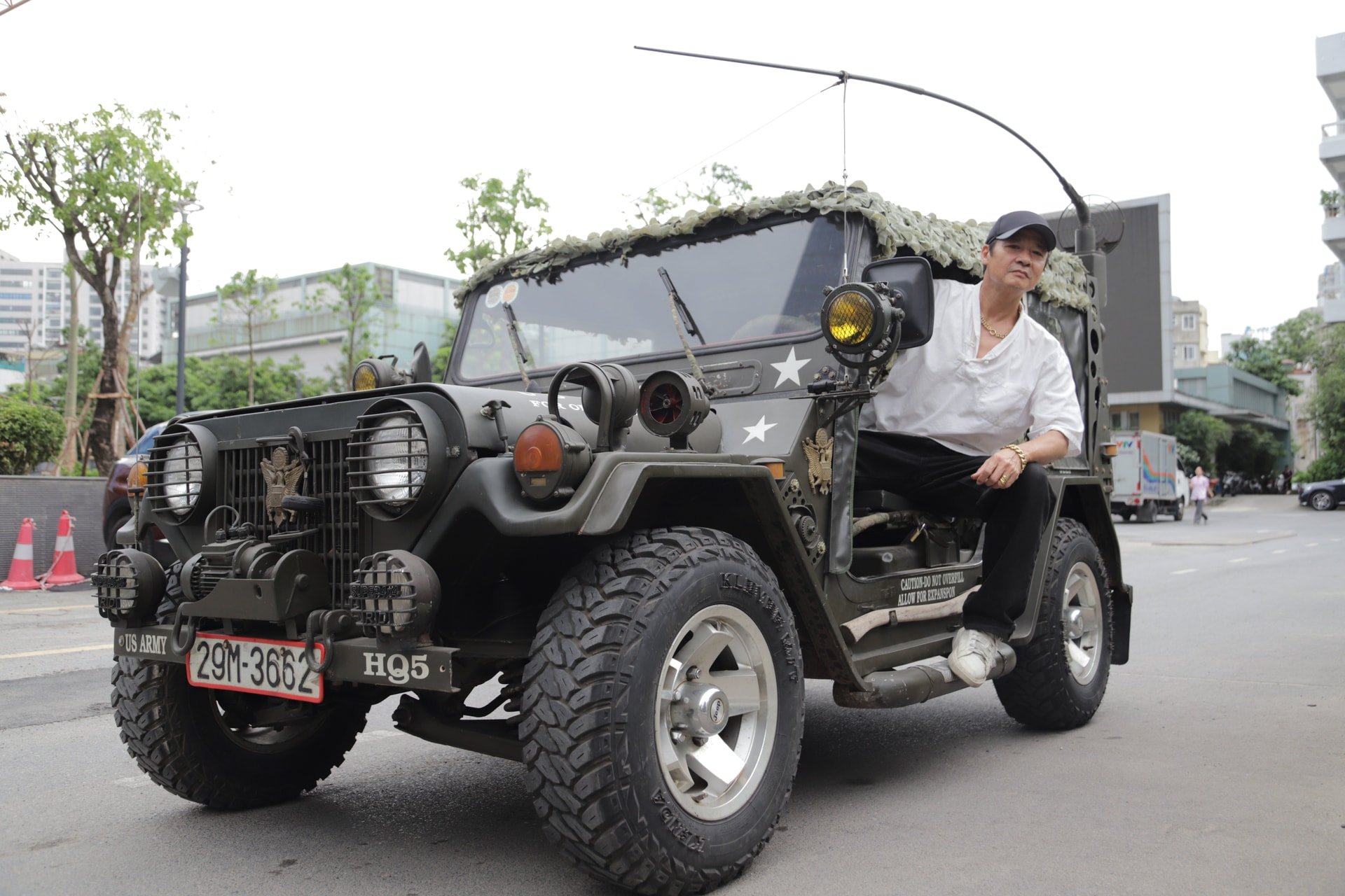 Chiếc xe jeep gắn liền hình ảnh ''Vua bãi rác''.