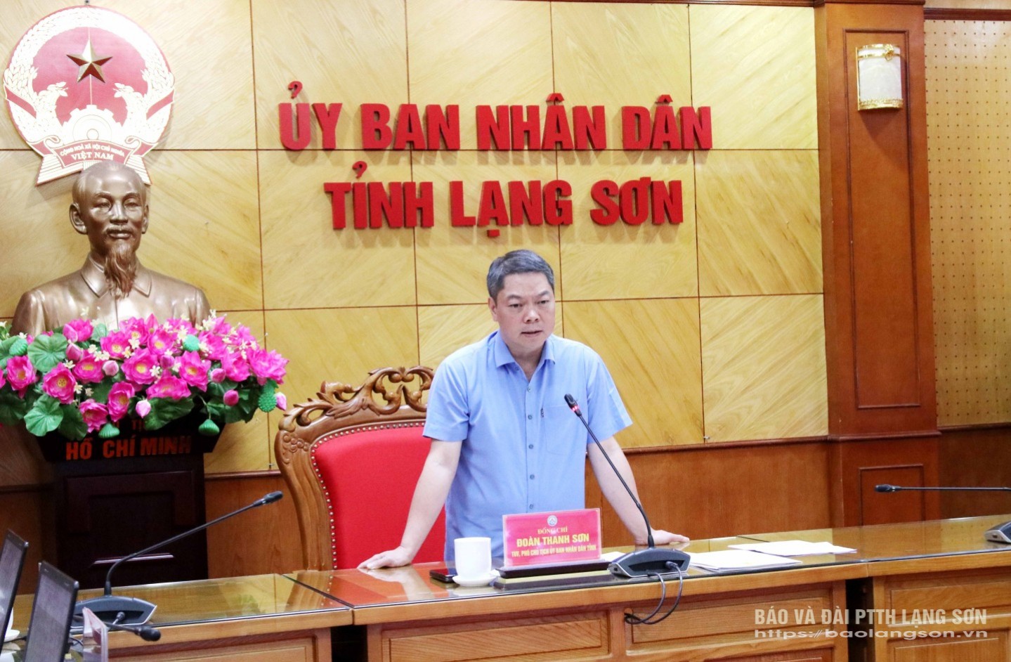 El camarada Doan Thanh Son, vicepresidente del Comité Popular Provincial de Lang Son, habló en la reunión.