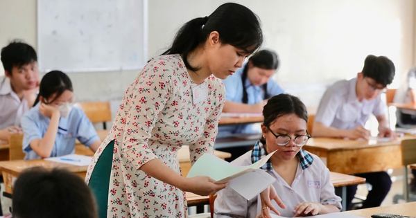 phúc khảo lớp 10
