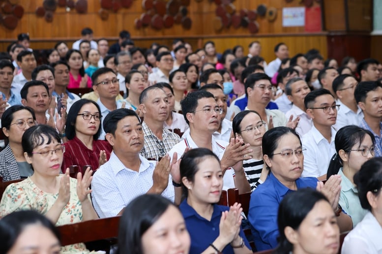 Thủ tướng Phạm Minh Chính tiếp xúc cử tri Cần Thơ- Ảnh 6.