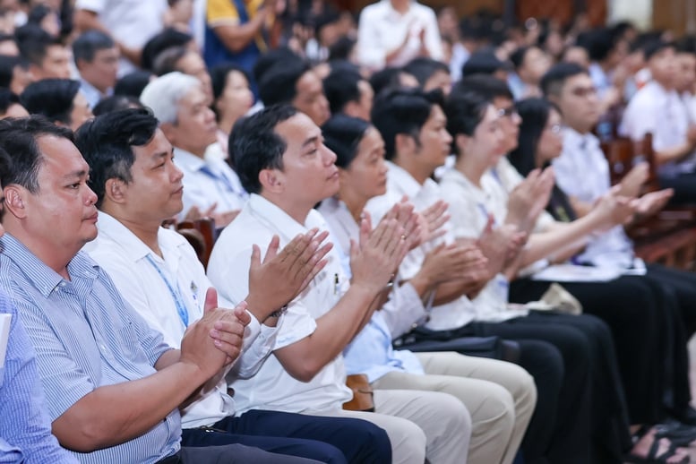 Thủ tướng Phạm Minh Chính tiếp xúc cử tri Cần Thơ- Ảnh 5.