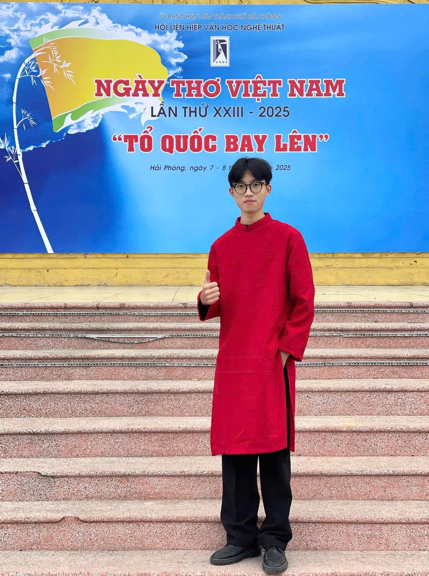 Giọng thơ trẻ đầy nội lực đất Hải Phòng- Ảnh 1.