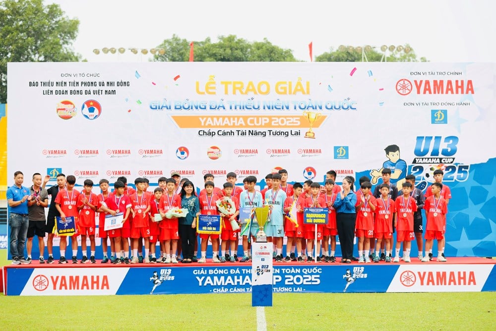 En battant la SLNA, l'équipe U13 de Nam Dinh a remporté le Championnat national de football U13 pour la première fois - photo 3