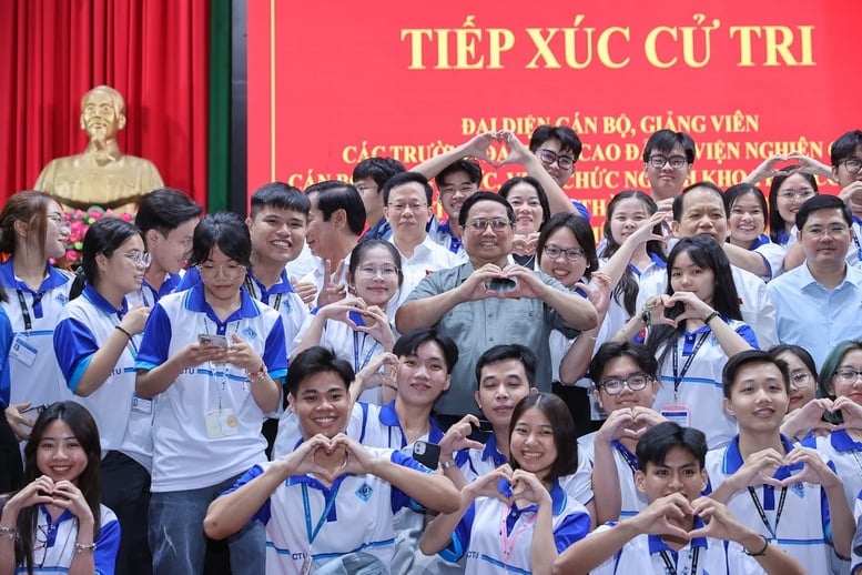 Thủ tướng Phạm Minh Chính tiếp xúc cử tri Cần Thơ- Ảnh 10.