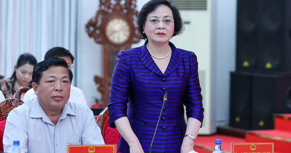 រដ្ឋមន្ត្រីក្រសួងមហាផ្ទៃ កត់សម្គាល់ពីការរៀបចំបុគ្គលិក និងមន្ត្រីនៅថ្នាក់ឃុំ។