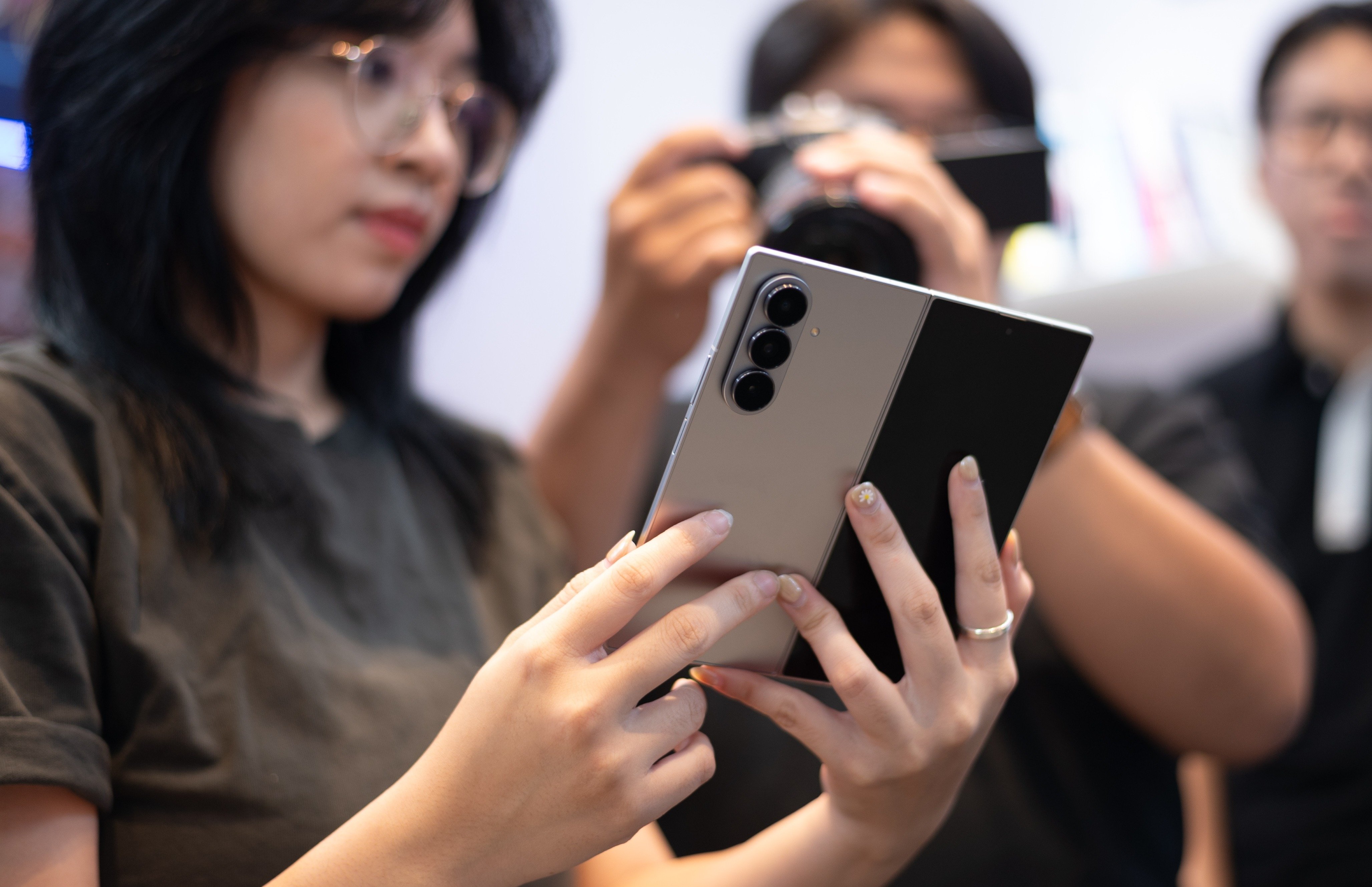 su kien Samsung Galaxy,  Samsung Galaxy Z Fold7,  Samsung Galaxy Z Flip7,  smartphone gap Samsung anh 4