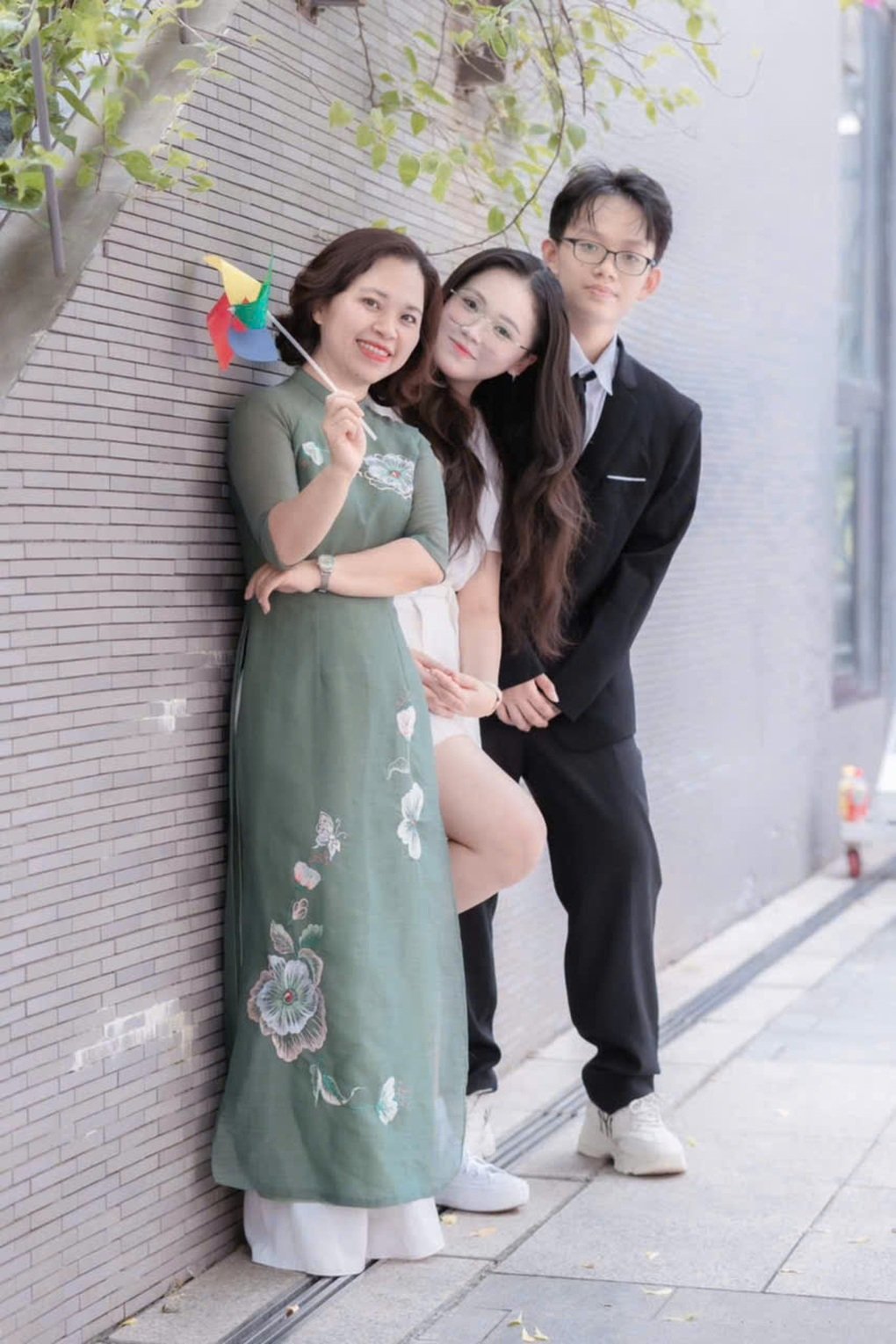 Bí quyết nuôi con thủ khoa đỗ chuyên toán, hóa, văn của bà mẹ Hà Nội - 2