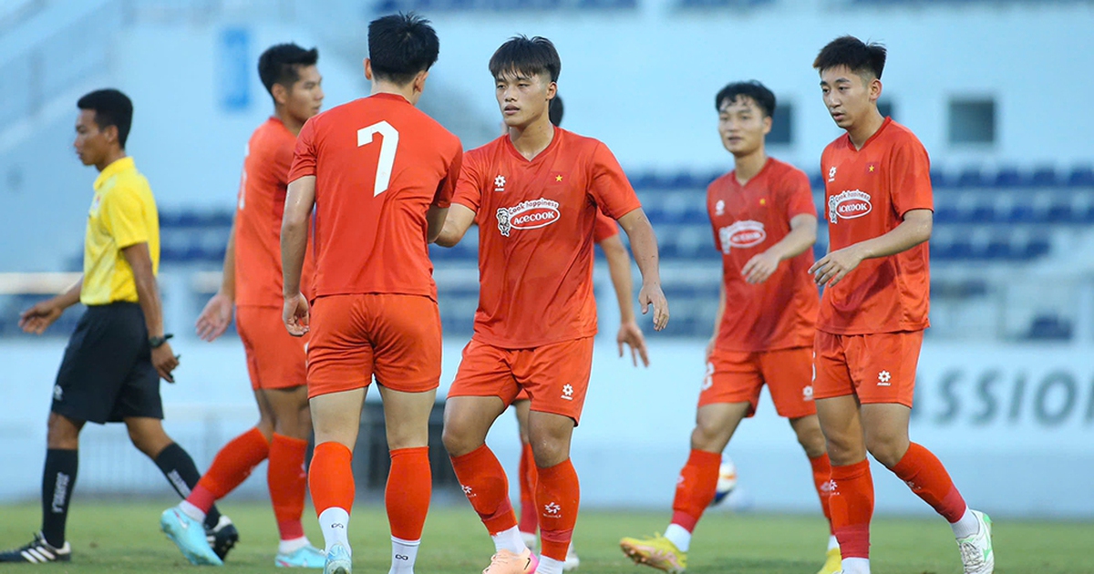 U.23 វៀតណាម ត្រៀម​ខ្លួន​ប្រជែង​យក​ពាន​ជើង​ឯក​នៅ​ឥណ្ឌូណេស៊ី ទស្សនិកជន​មិន​«ស្រេក​ឃ្លាន»​សម្រាប់​រលក​អាកាស