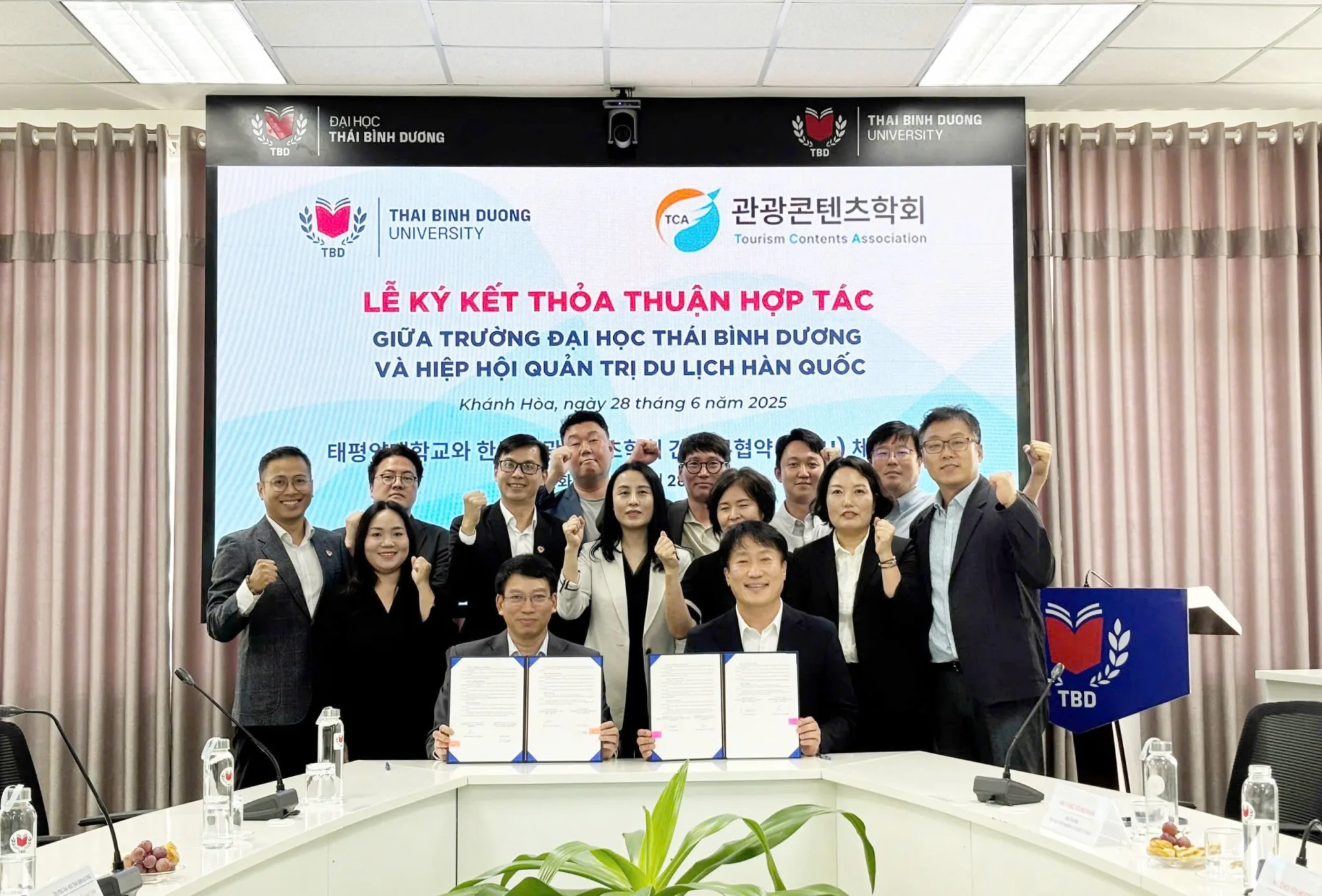Pacific University signed a cooperation agreement with the Korean Tourism Management Association.