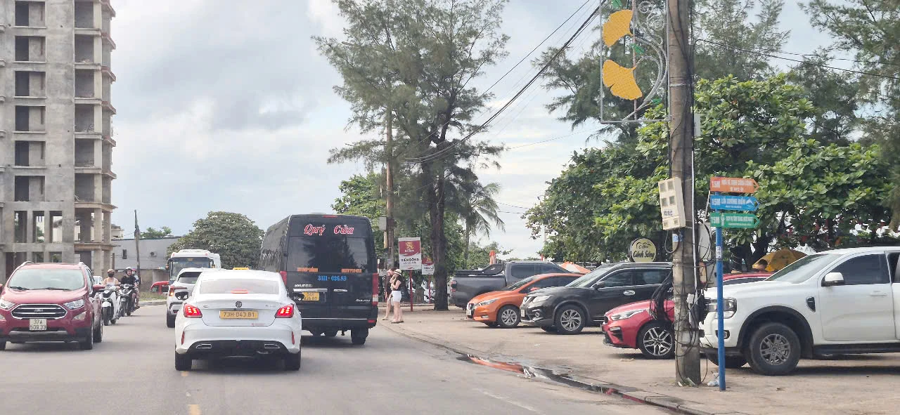 Đường ra biển mùa này...