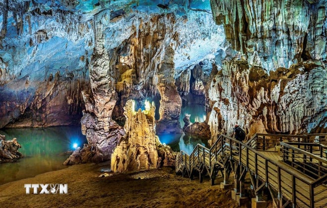 ttxvn-phong-nha-ke-bang-1307-2.jpg