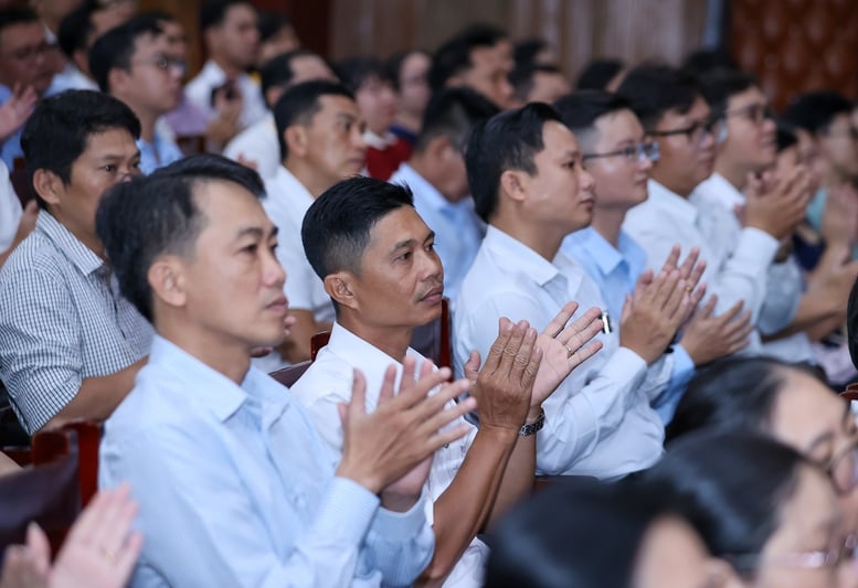 Thủ tướng Phạm Minh Chính tiếp xúc cử tri Cần Thơ- Ảnh 4.