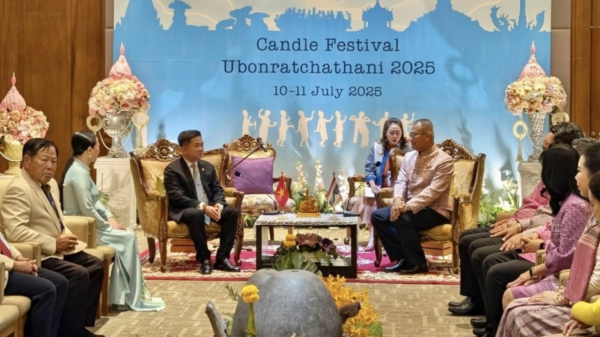 ជំរុញកិច្ចសហប្រតិបត្តិការក្នុងតំបន់ និងការផ្លាស់ប្តូរវប្បធម៌រវាងវៀតណាម និងថៃនៅ Ubon Ratchathani