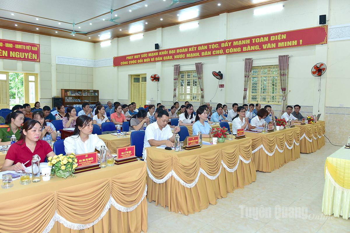 ប្រតិភូចូលរួមកិច្ចប្រជុំ។
