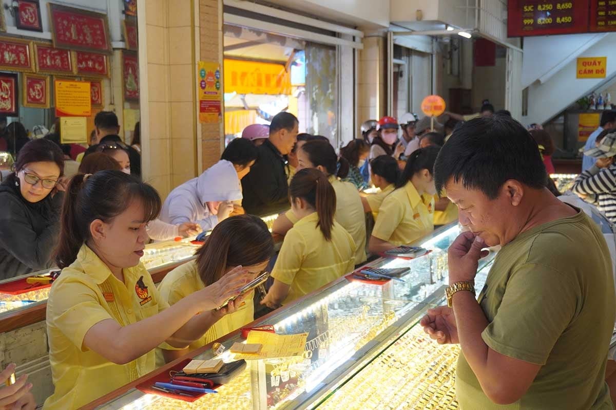 Giá vàng chiều nay 14/7: Giá vàng bất động trước chính sách mới
