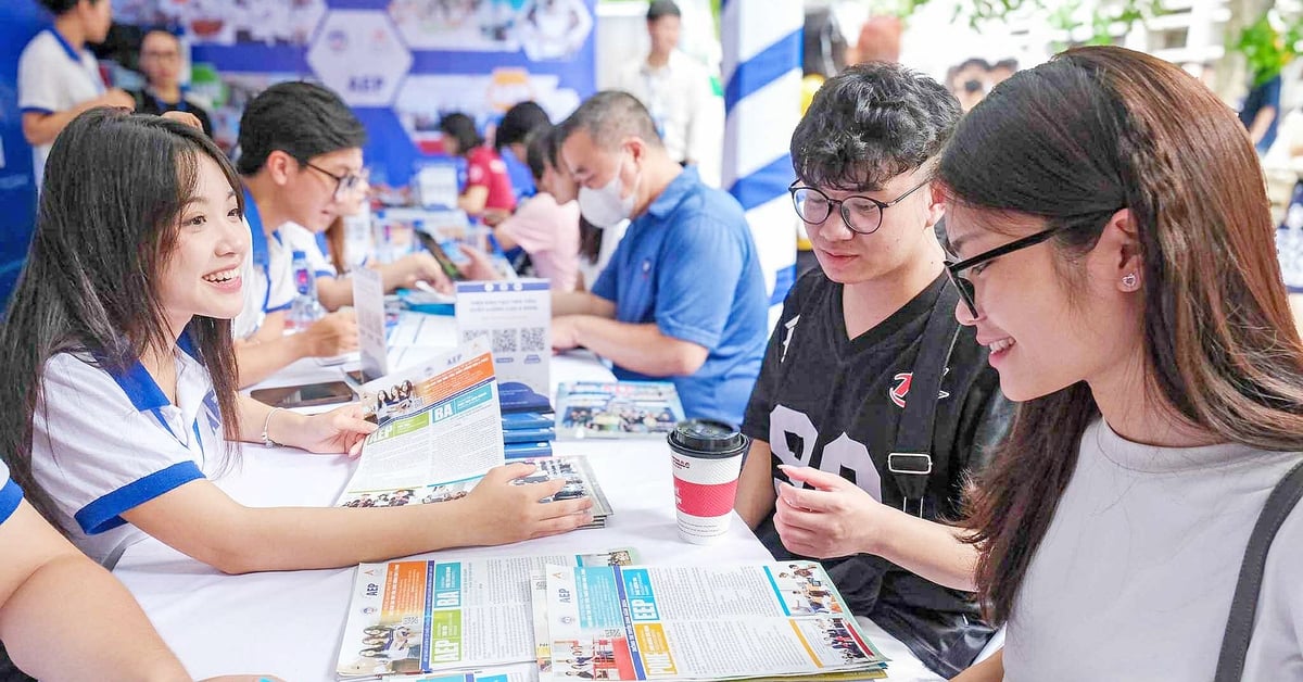 7:00 ព្រឹក ថ្ងៃទី 19 ខែកក្កដា៖ ពិធីបុណ្យជ្រើសរើសការចូលរៀននៅសាកលវិទ្យាល័យ និងមហាវិទ្យាល័យក្នុងឆ្នាំ 2025