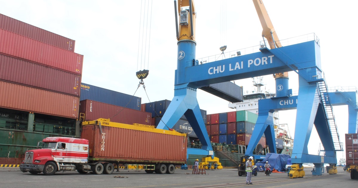 Xã Núi Thành phát triển cảng biển và logistics