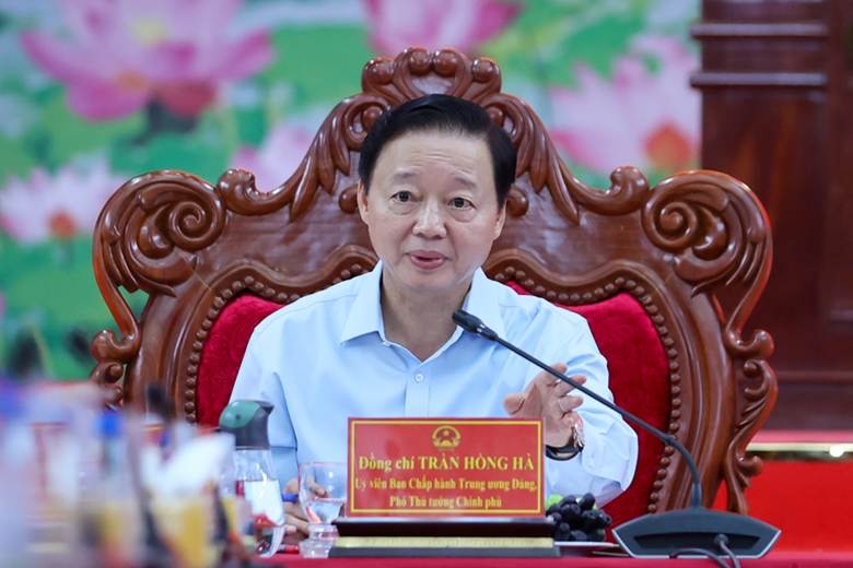 
Phó Thủ tướng Trần Hồng Hà phát biểu tại hội nghị - Ảnh: VGP/Nhật Bắc