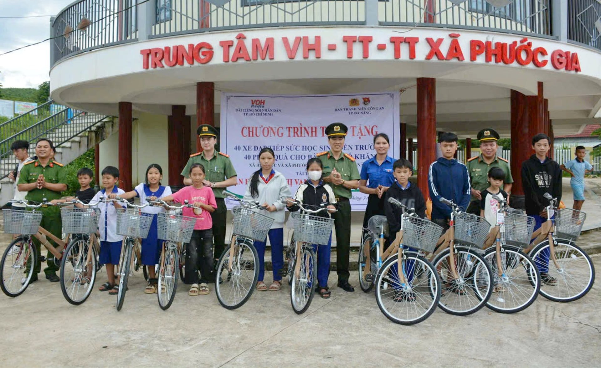 TRAO XE DAP