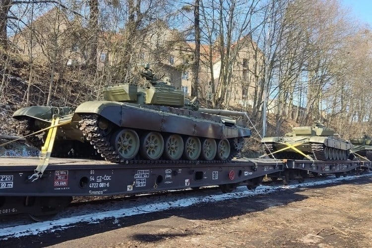 7-7108.jpg