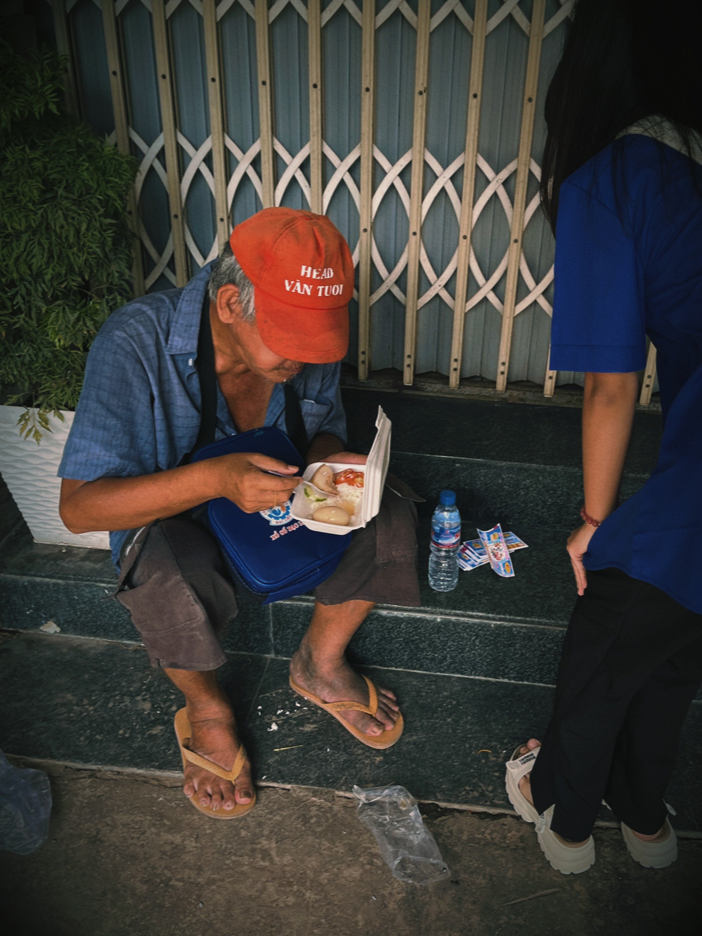 Gen Z: Viết lịch sử tử tế bằng ‘thì hiện tại’ - Ảnh 2.