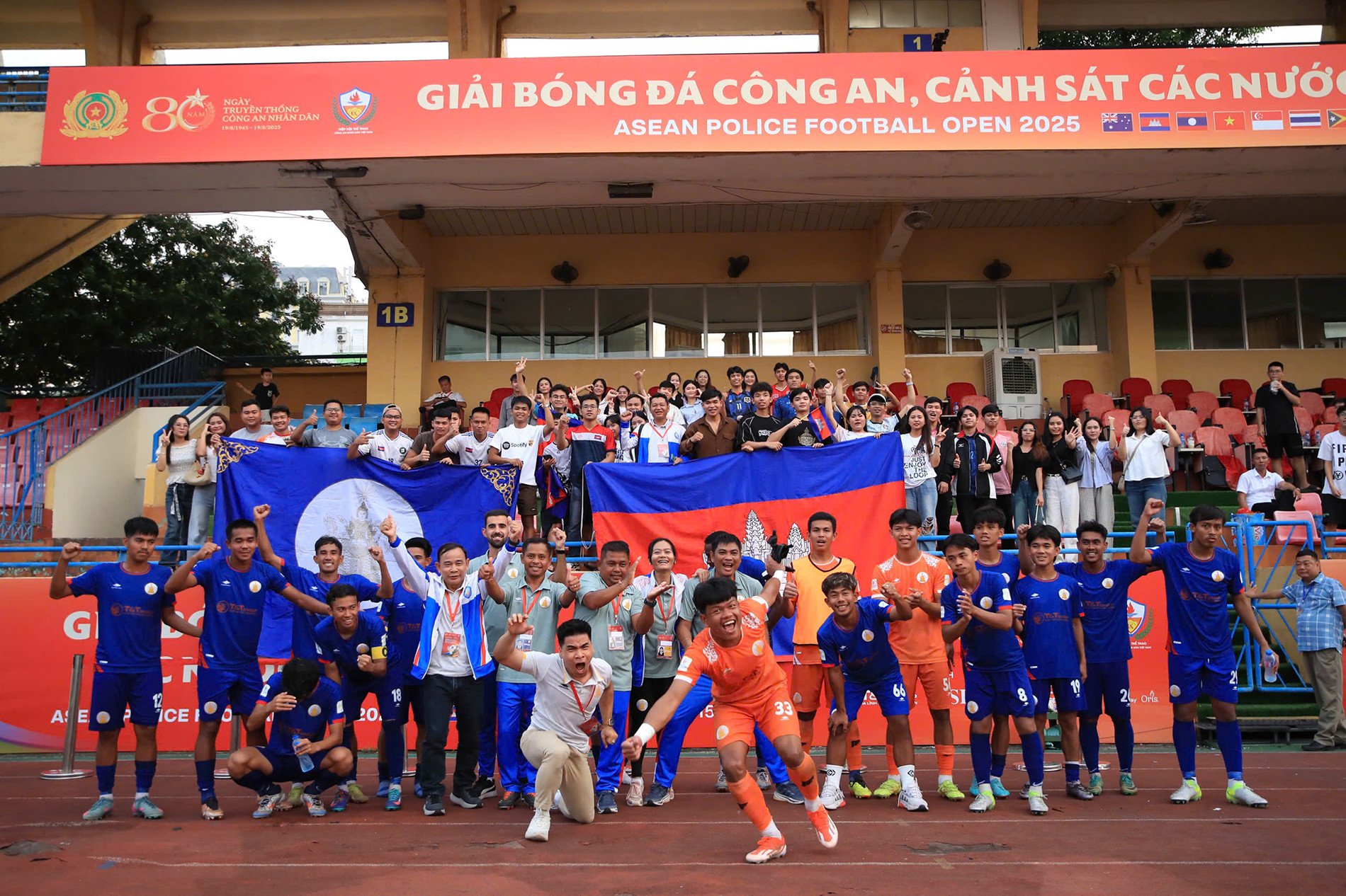 bong da cong an 2.jpg